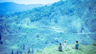 The Happiness Retreat - Meditating on the mountain slopes